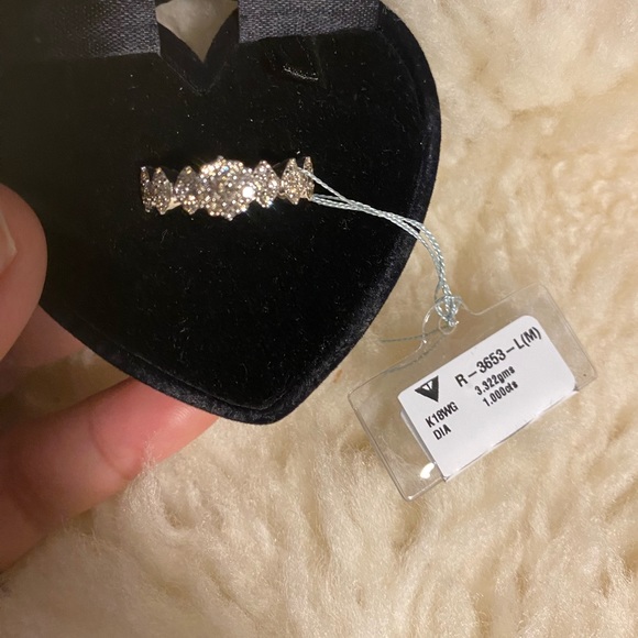 White gold❌ sold out  18k setting with real diamonds with tag on sold out ❌ - Picture 1 of 6